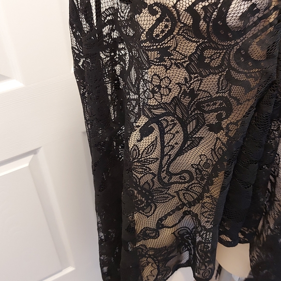 Black Lace Open Cover Up With Tassels No Tag OS - Picture 2 of 4